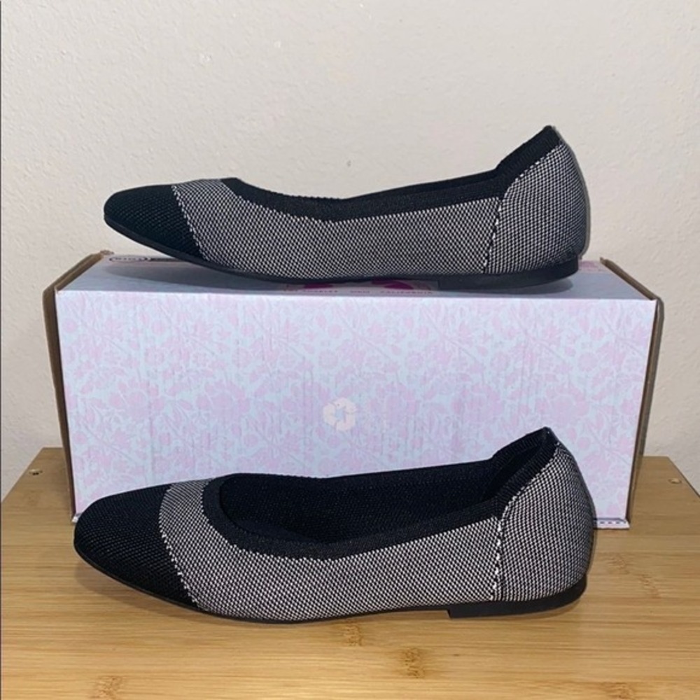 Jellypop Ellen Knit Flats Black White‎ Comfort Fit Vegan Shoes Size 6M NWT
